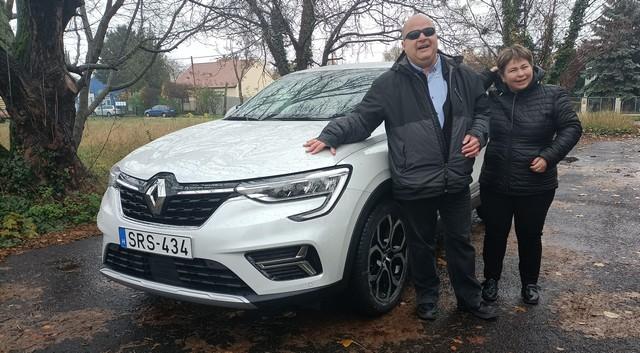 A vak autós szakértő a Renault Arkanát is körbejárta