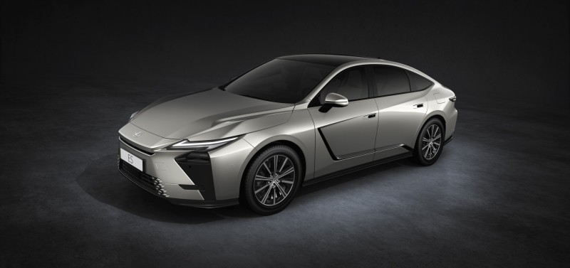 A modell történetében először akkumulátoros elektromos hajtással is elérhető lesz a vadonatúj Lexus ES (10)
