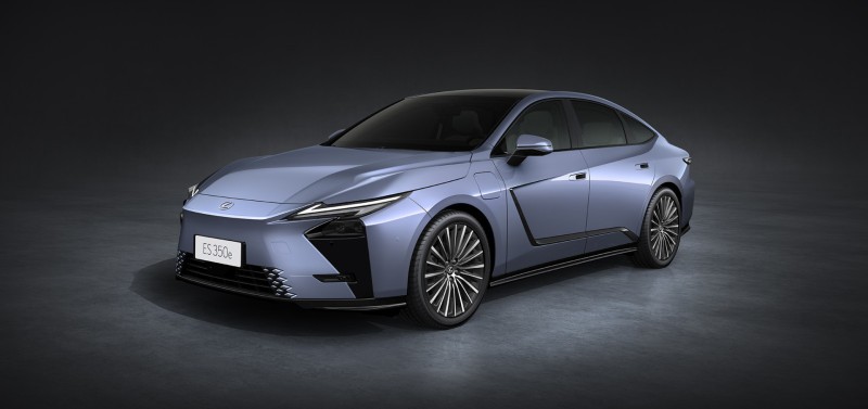 A modell történetében először akkumulátoros elektromos hajtással is elérhető lesz a vadonatúj Lexus ES (11)
