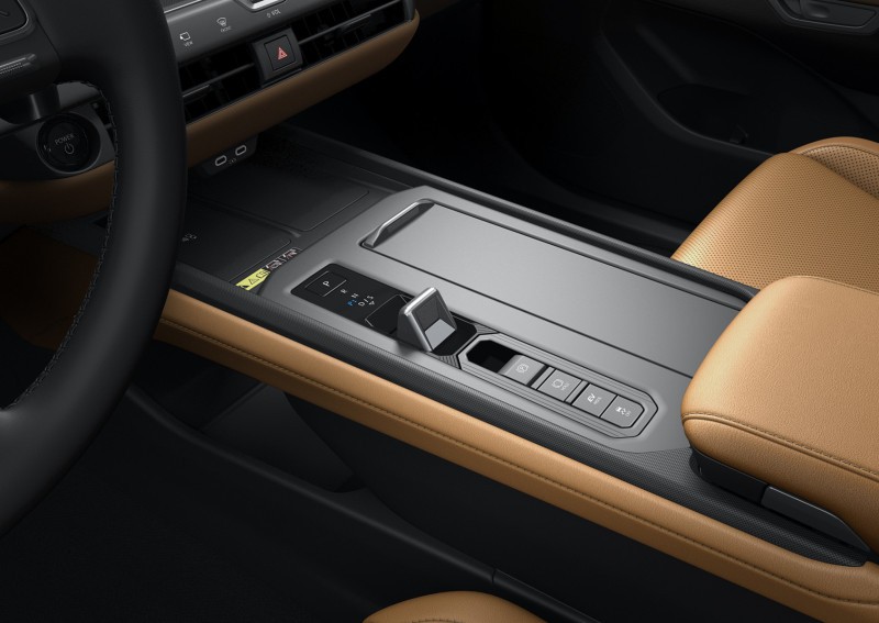 A modell történetében először akkumulátoros elektromos hajtással is elérhető lesz a vadonatúj Lexus ES (13)